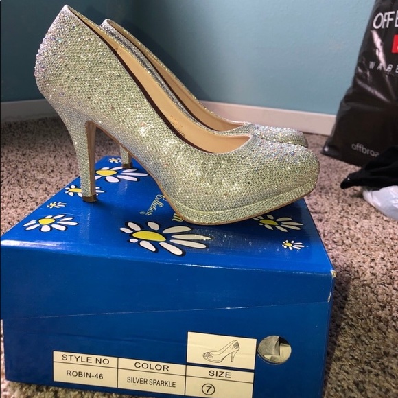 Sparkly High heels - Picture 1 of 2